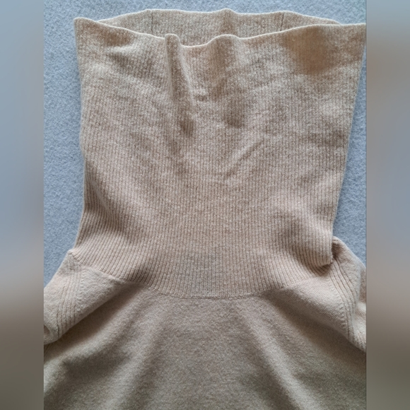 100% Extra Fine Merino Wool Elegant Cream Turtleneck Sweater By Nicole Miller - Picture 7 of 15